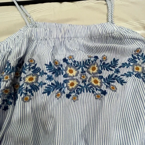 American Eagle Top - Picture 3 of 6